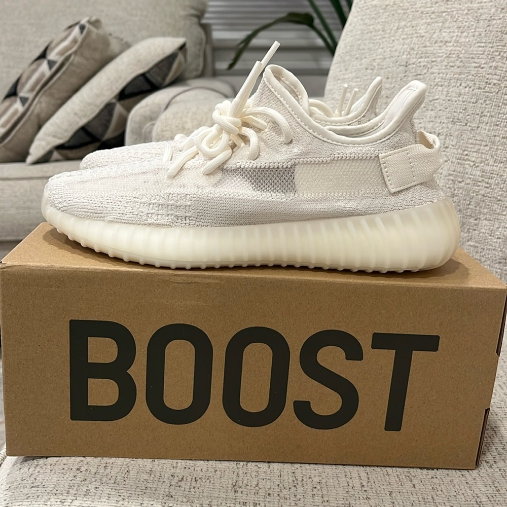 Yeezy 350 V2 Size US 6 Mens/ 7 Womens Bone